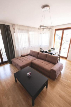 Bright Downtown Balcony Retreat Budapest